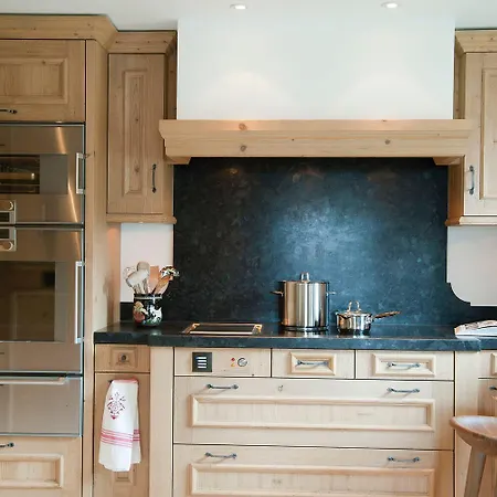 Апартаменты Luxurious Alpine Flat With Amenities *