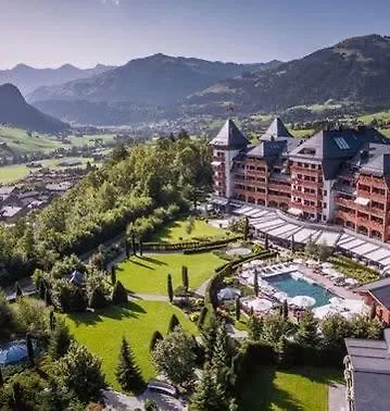 Luxurious Alpine Flat With Amenities * Гштад