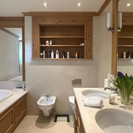 Luxurious Alpine Flat With Amenities Διαμέρισμα
